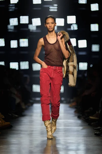Look 43